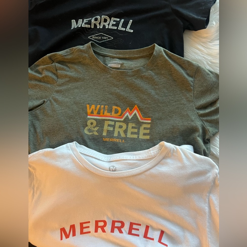 Merrell t- shirts like new!